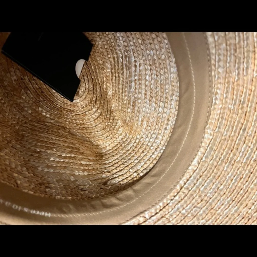 Gigi-Pip‎ Fedora - Picture 9 of 10